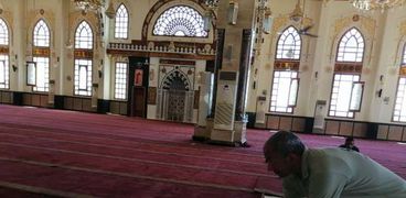 مسجد الميناء الكبير يستعد لصلاة الجمعة