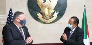 حمدوك مع وزير الخارجية الأمريكي مايك بومبيو