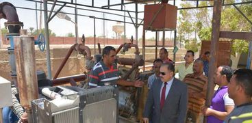 سكرتير عام محافظة الوادي الجديد يتفقد محطة تعبئة البوتاجاز بالخارجة
