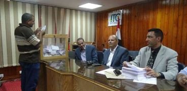 فوزة احمد حسن ممثلا لصندوق تحسين العاملين بجامعة المنيا