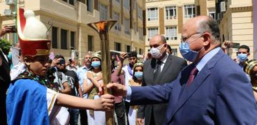 محافظ القاهرة يشهد مراسم شعلة أولمبياد الطفل فى نسخته الثالثة