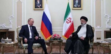 الرئيس الروسي فلاديمير بوتين والرئيس الإيراني إبراهيم رئيسي