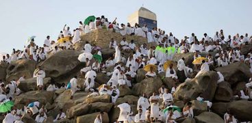 بالصور| حجاج بيت الله الحرم يستقرون على صعيد عرفات