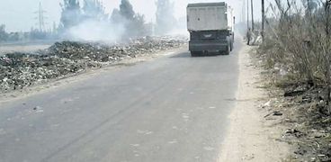 شوارع شبراخيت غارقة فى القمامة قبل زيارة وزير التنمية المحلية