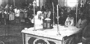 البابا كيرلس يصلي أول قداس في كاتدرائية العباسية