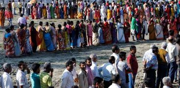 الناخبين في الهند ينتظرون الإدلاء بأصواتهم