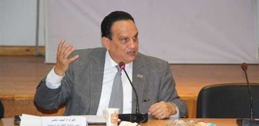 اللواء أحمد ناصر رئيس «أوكسا»