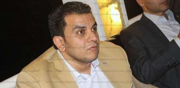 النائب محمود ابو عزوز
