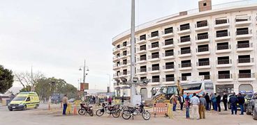 محافظ الأقصر يتابع أعمال تطوير ميدان "خالد بن الوليد" وسط المدينة