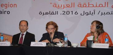 "المرأة وتحقيق الأمن والسلام في المنطقة العربية"