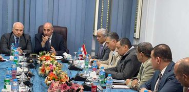 رئيس وقيادات شركة مصر العليا لتوزيع الكهرباء