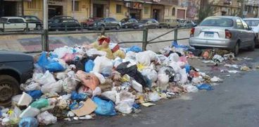 القمامة تزداد فى الشوارع مع اقتراب العيد