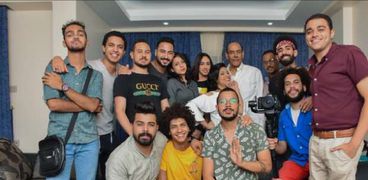 أحمد بدير مع فريق عمل الفيلم
