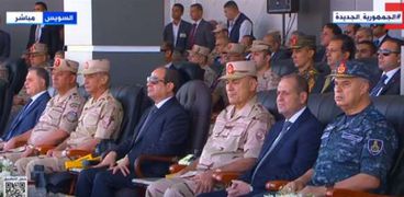الرئيس السيسي يشهد عرضا لمركبة استطلاع شاركت في حرب أكتوبر