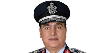 اللواء طيار أركان حرب محمود فؤاد قائد القوات الجوية
