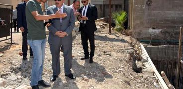 رئيس جامعة طنطا يتابع أعمال الانشاءات بمستشفى جراحات الكلى الجديد