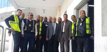 رئيس مصر للطيران للخدمات الأرضية يتفقد مشروع إستراحات العاملين بالمطار