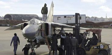 قاعدة جوية تابعة للحكومة تستعد لشن غارات على الميلشيات فى ليبيا «أ.ف.ب»