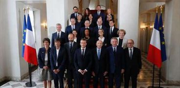 الحكومة الفرنسية الجديدة مع الرئيس "ماكرون"