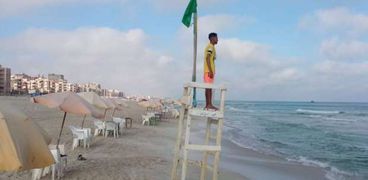 الرايات الخضراء على شواطئ الإسكندرية