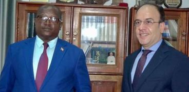 السفير المصري في بوجمبورا يلتقي بوزير الدفاع البوروندي