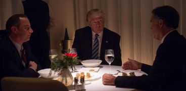 «ترامب» يتناول العشاء مع «ميت رومنى» فى نيويورك أمس الأول «أ.ف.ب»