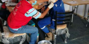 تطعيم المواطنين بلقاح كورونا بالبحر الأحمر