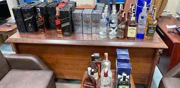 ضبط 141 زجاجة أجنبية الصنع بدون رسوم