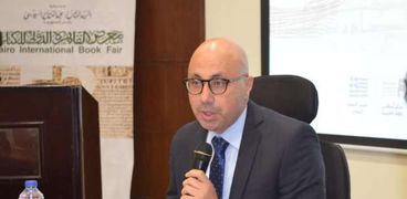 د. أحمد بهي الدين نائب رئيس هيئة الكتاب