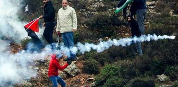 الاحتلال الإسرائيلي يقتل الفلسطينيين