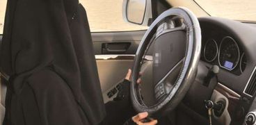 المرأة السعودية تقود السيارة