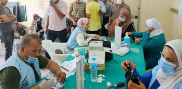 إجراء الكشف الطبي على 600 مريضا ضمن مبادرة " نور الحياة " بدعم صندوق تحيا مصر
