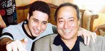 أحمد صلاح السعدني مع والده