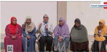 سيدات مركز إطسا بالفيوم يشكرون الرئيس السيسي على مشروعات حياة كريمة