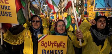 إيرانيات فى مظاهرة بفرنسا ضد نظام الملالى «أ . ف. ب»