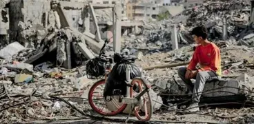 سكان قطاع غزة ينتظرون وقف إطلاق النار