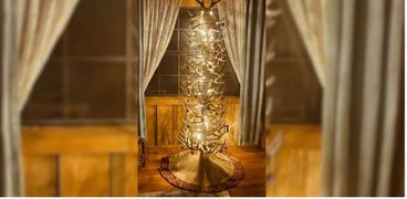 شجرة عيد الميلاد المصنوعة من قرون الوعل