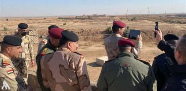 الجيش العراقي يتفقد موقع هجوم ديالى