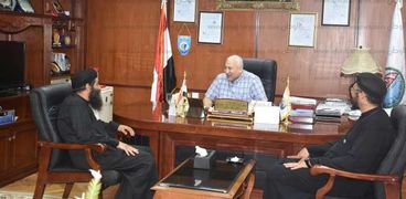 رئيس جامعة مدينة السادات يستقبل المهنئين من الأخوة الأقباط بمناسبة عيد الفطر المبارك