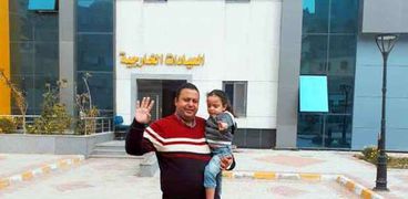 خروج المحامي محمد عبد الوهاب من الحجر الصحي في الإسكندرية