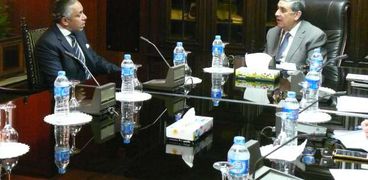 وزير الكهرباء يلتقي بالسفير العراقي بالقاهرة