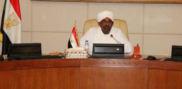 الشرطة السودانية تنفي محاولة تهريب البشير