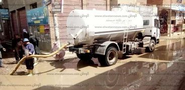 رفع مياه الأمطار من شوارع مدن وقرى كفر الشيخ