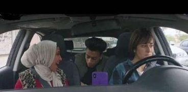 مشهد من مسلسل ليه لاء يجمع أمينة خليل ودينا مراجيح وجو