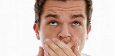 أسباب رائحة الفم الكريهة وعلاجها