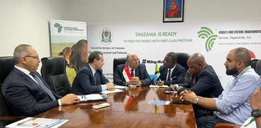 لقاء وزير الزراعة ونظيره التنزاني