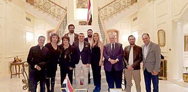 نجوم "نساء من ذهب" في ضيافة سفير مصر بلبنان
