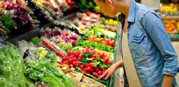 أسعار الخضروات والفواكه في سوق العبور اليوم