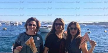 جولة بحرية بمدينة شرم الشيخ للفنانين والاعلاميين