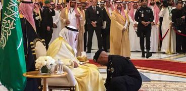 اللواء عبدالعزيز الفغم حارس العاهل السعودي